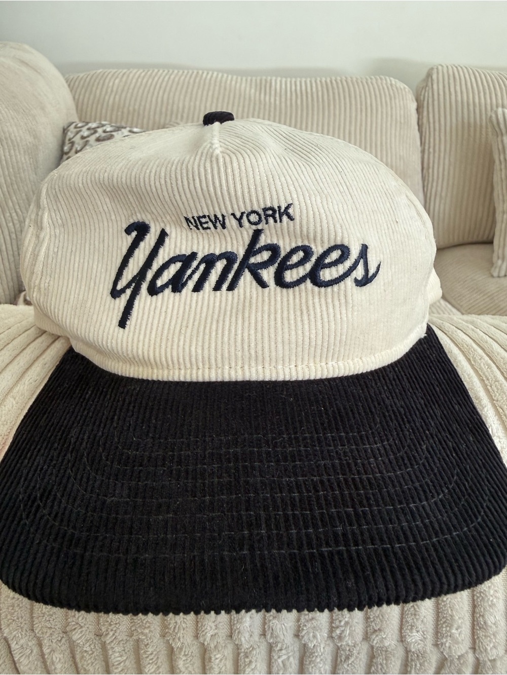 New Era New York Yankees Corduroy Cap in Cream and Black